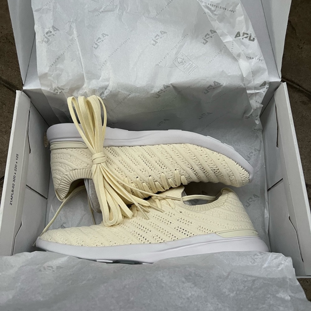 New Apl Techloom Wave Pristine/Coastal Blue/White… - image 4